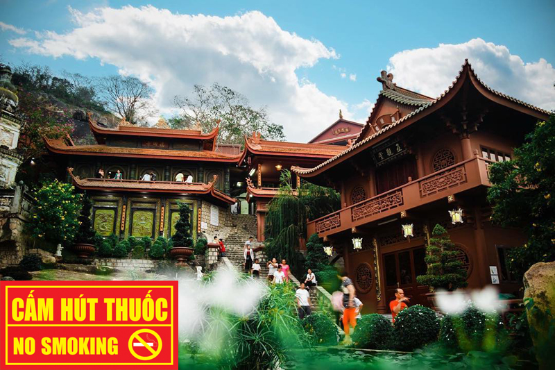 Phạt 300 nghìn đồng nếu hút thuốc ở 6 ngôi chùa tại Hà Nội