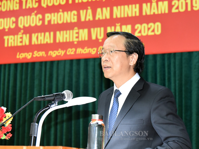 Đồng chí Phạm Ngọc Thưởng, Phó Bí thư Tỉnh ủy, Chủ tịch UBND tỉnh phát biểu tại hội nghị