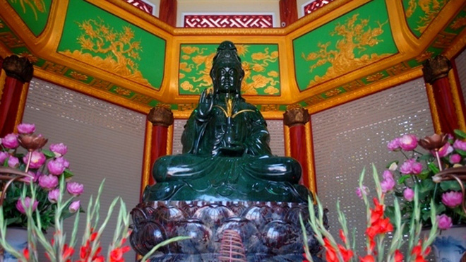 Chiêm ngưỡng tượng Phật ngọc lớn nhất thế giới tại Việt Nam