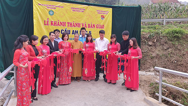 Lễ Khánh thành bàn giao cầu dân sinh tại huyện Chi Lăng