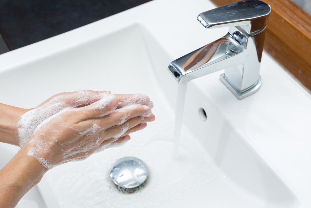 Rửa tay bằng nước sạch và xà phòng là phương pháp vệ sinh tay hiệu quả nhất được các chuyên gia khuyến nghị