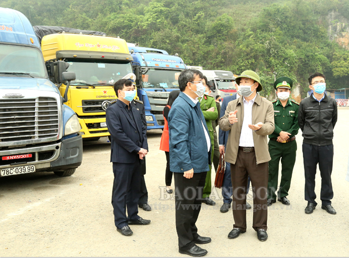 Lãnh đạo UBND tỉnh kiểm tra công tác thông quan hàng hóa tại cửa khẩu Tân Thanh