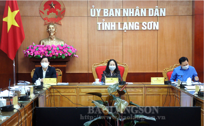 Các đồng chí lãnh đạo tỉnh Lạng Sơn tham gia hội nghị trực tuyến tại điểm cầu Lạng Sơn