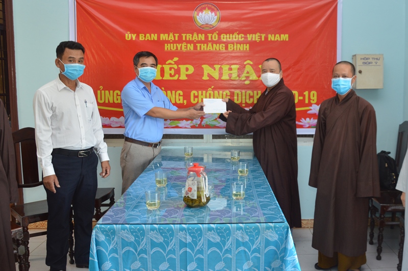 BTS GHPGVN huyện Thăng Bình thăm và ủng hộ phòng chống dịch tại UBMTTQVN huyện