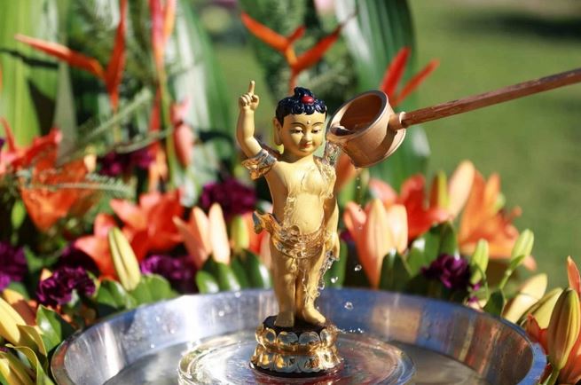 Những lưu ý khi tắm tượng Phật để trọn vẹn công đức