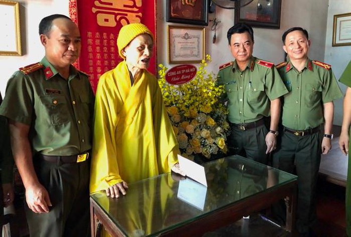 Công an Thành phố Hà Nội Hà Nội thăm, chúc mừng Đại lão Hòa thượng Thích Phổ Tuệ nhân dịp Lễ Phật đản 2020