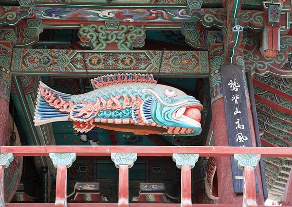 Vì sao mõ tụng kinh ở chùa có hình đầu cá?