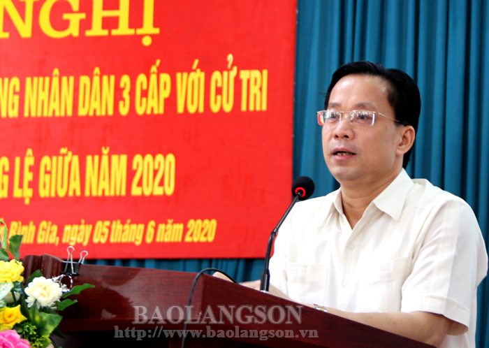 Đồng chí Hoàng Văn Nghiệm – Phó Bí thư Thường trực Tỉnh ủy, Chủ tịch HĐND tỉnh phát biểu tại hội nghị