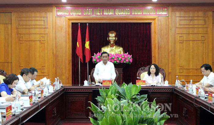 Đồng chí Trần Cẩm Tú, Bí thư Trung ương Đảng, Chủ nhiệm Uỷ ban Kiểm tra Trung ương phát biểu tại buổi làm việc