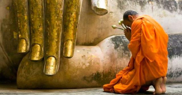 Hình thức và ý nghĩa lễ bái trong đạo Phật