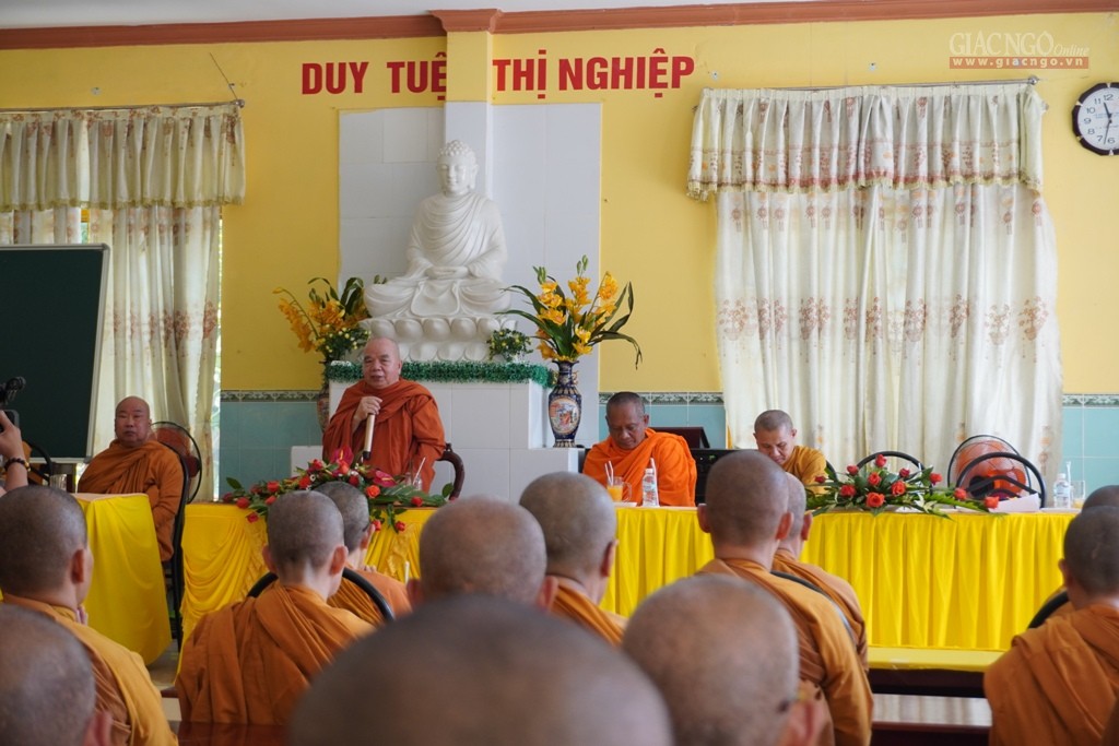 Ban Thường trực BTS Phật giáo TP.HCM tiếp tục thăm trường hạ
