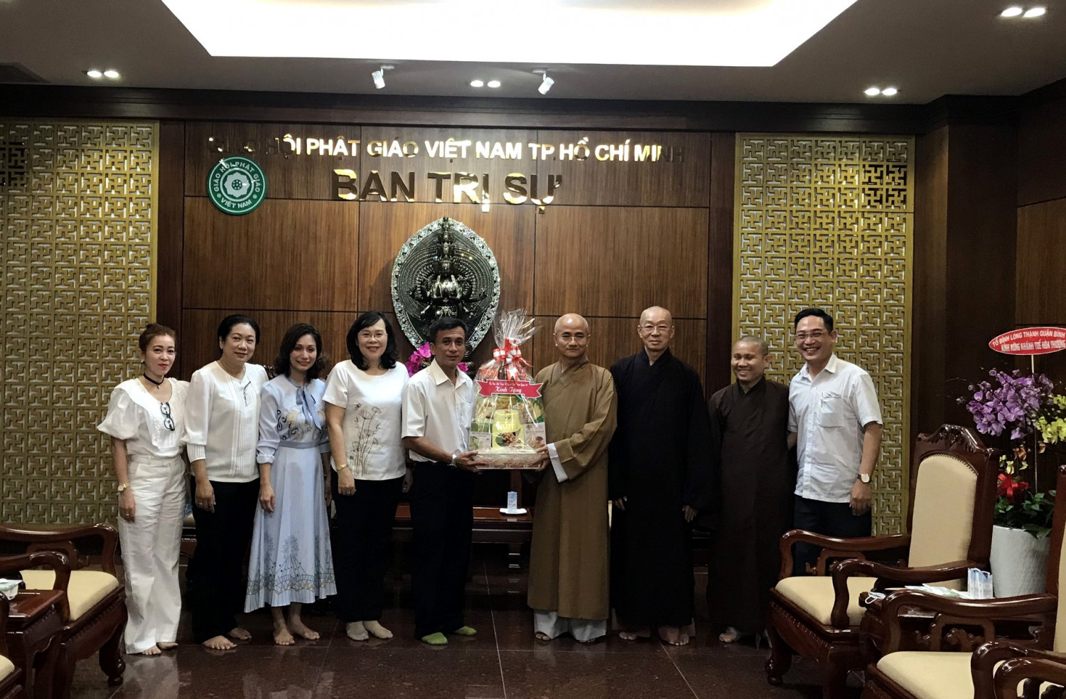TPHCM: Ủy ban MTTQVN quận 10 thăm & chúc mừng Đại lễ Vu lan PL.2564