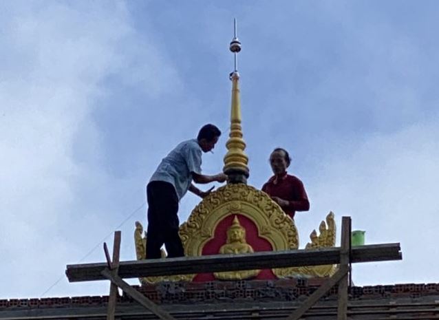 Trà vinh: Lễ đặt đỉnh tháp Chánh điện chùa Ba So Cũ