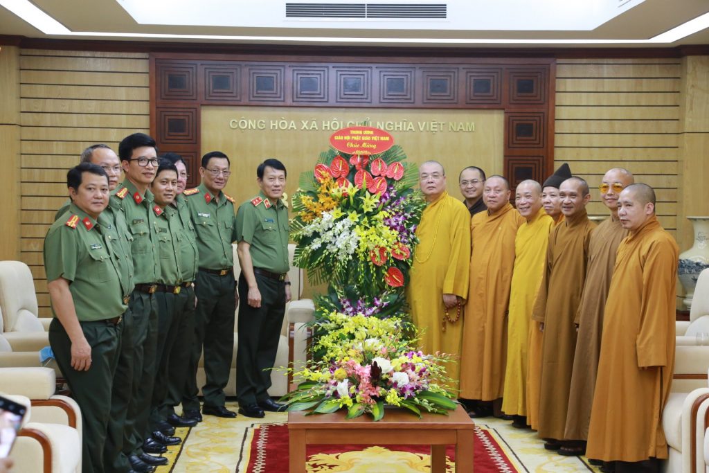 TƯGH, BTS Phật giáo Hà Nội chúc mừng ngành Công an
