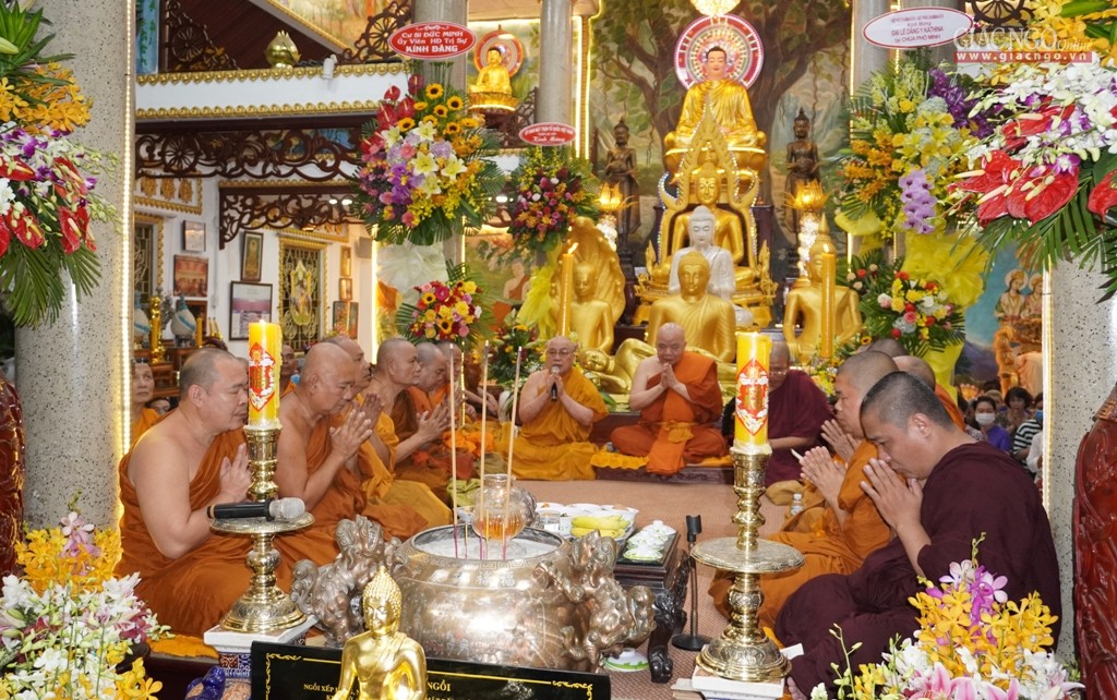 Lễ dâng y Kathina tại chùa Phổ Minh