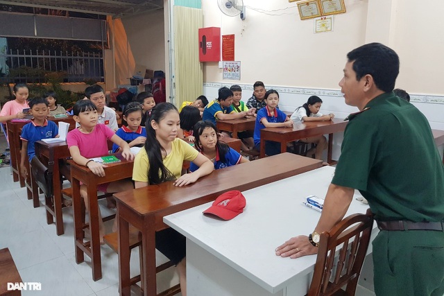 Lớp học tình thương của Thiếu tá Nguyễn Văn Tưởng cho học sinh nghèo TP Nha Trang, tỉnh Khánh Hòa
