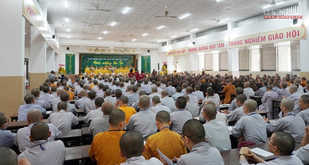 Trường Trung cấp Phật học TP.HCM tri ân giáo thọ sư