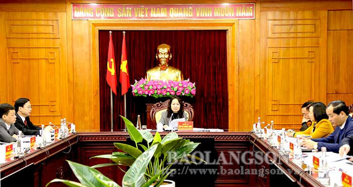 Đồng chí Lâm Thị Phương Thanh, Ủy viên Trung ương Đảng,  Bí thư Tỉnh ủy chủ trì hội nghị