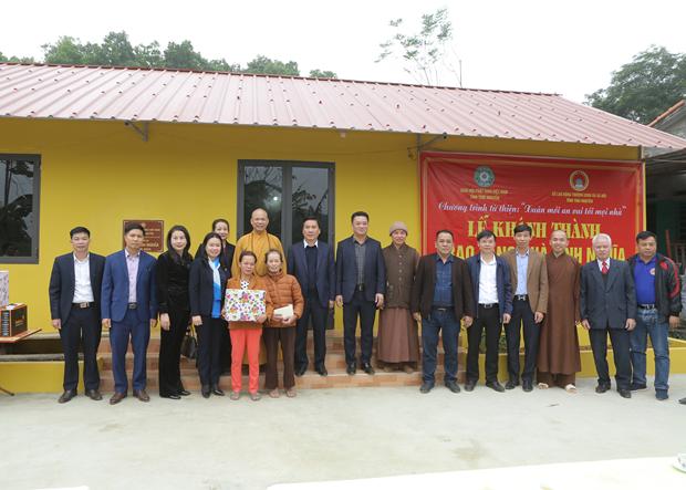 Thái Nguyên: Ban Trị Sự GHPGVN Tỉnh khánh thành trao tặng hai nhà tình nghĩa