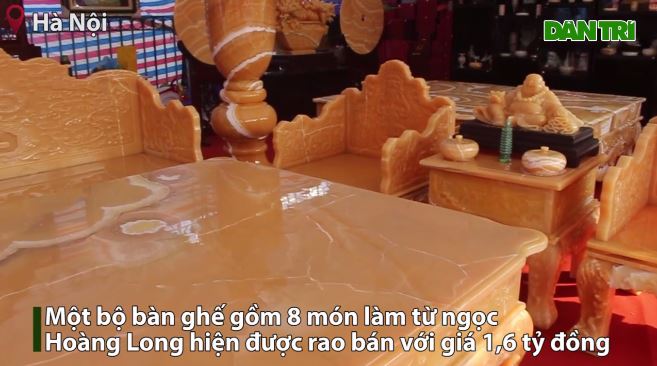 Cận cảnh bộ bàn ghế bằng ngọc có giá 1,6 tỷ đồng của đại gia Ninh Bình