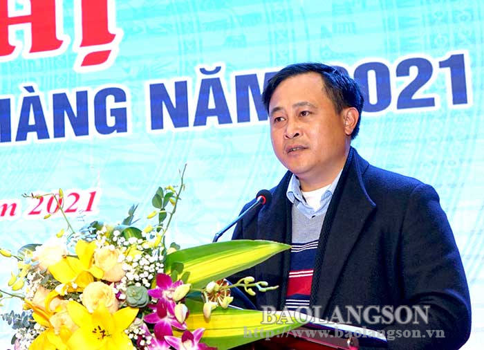 Đồng chí Lương Trọng Quỳnh, Phó Chủ tịch UBND tỉnh phát biểu tại hội nghị