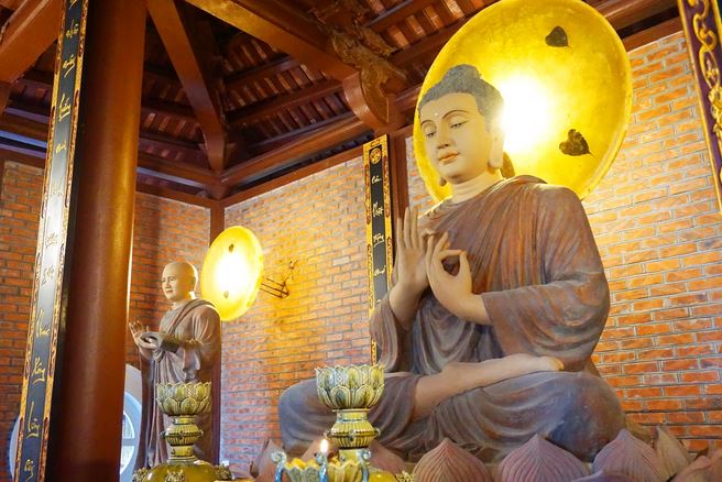 Đạo Phật giúp giới trẻ tiến thân có nhân cách