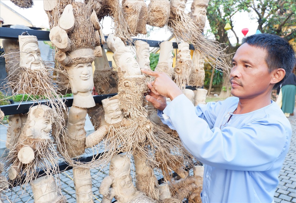 Độc đáo nghệ thuật điêu khắc gốc tre kiếm tiền triệu ở Quảng Nam