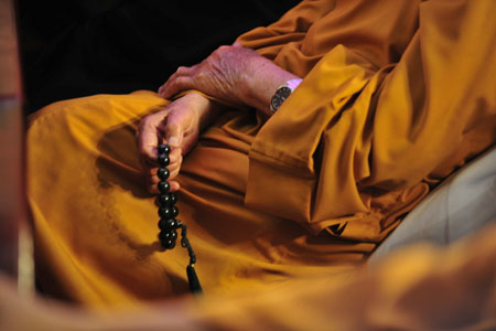 Niệm Phật là điều kiện quý báu nhất, giúp ta tiếp xúc trực tiếp được với chư Phật mười phương và ba đời.