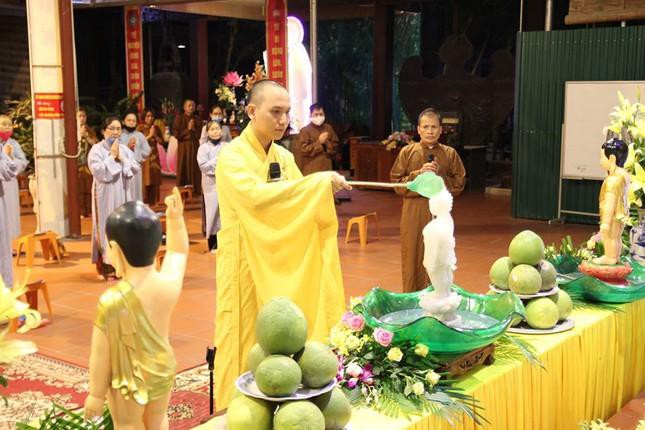 Chư Tăng Nghệ An thực hiện nghi lễ tắm Phật các năm trước khi chưa có dịch Covid-19