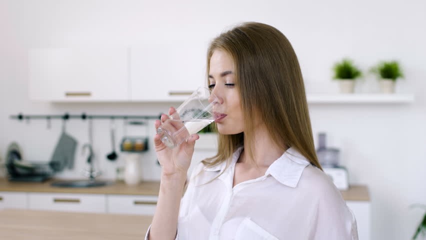 Những thời điểm nên uống nước, giúp phòng ngừa đột quỵ