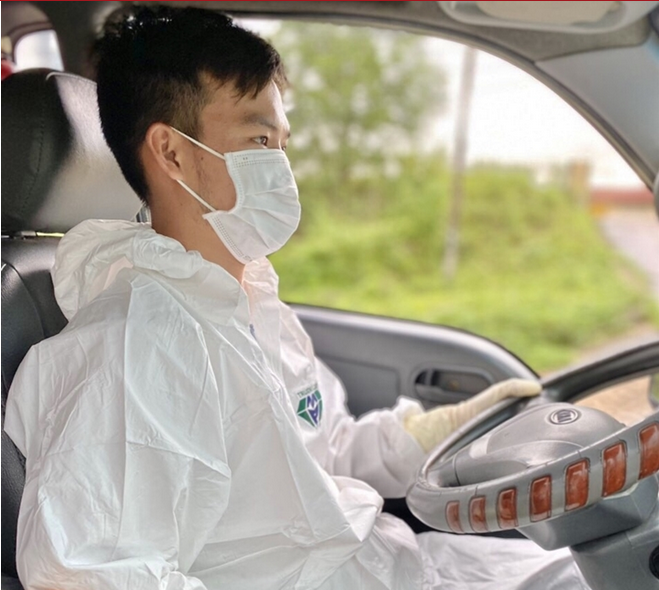 Tống Nguyễn Duy Thanh xung phong lái xe chở rau củ vào hỗ trợ TP. HCM. (Ảnh: NVCC)