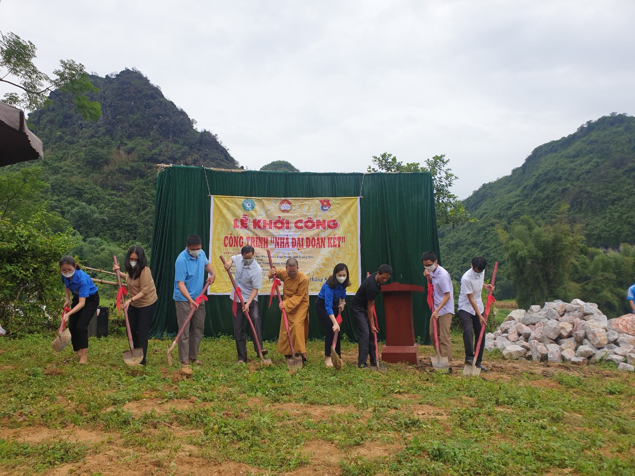 Ban Trị sự GHPGVN tỉnh khởi công xây dựng 2 căn nhà tình nghĩa tại huyện Bắc Sơn, huyện Văn Quan tỉnh Lạng Sơn