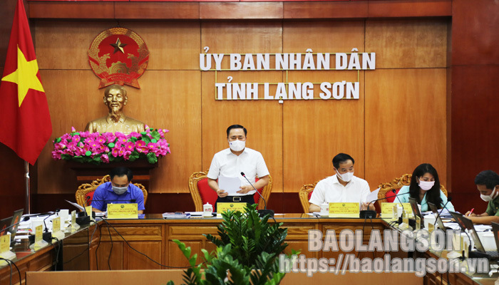 Đồng chí Hồ Tiến Thiệu, Phó Bí thư Tỉnh ủy, Chủ tịch UBND tỉnh phát biểu kết luận tại phiên họp