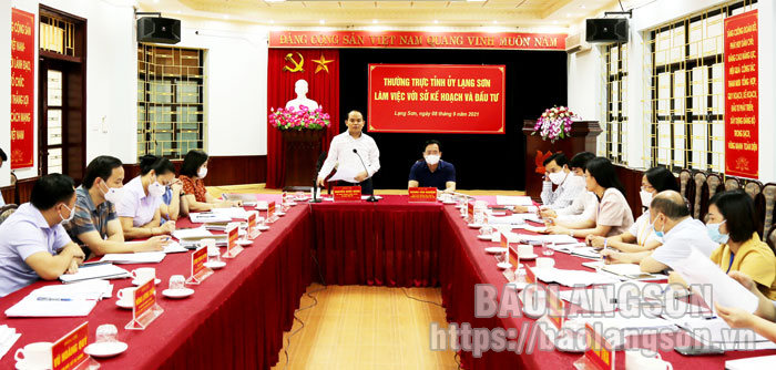 Đồng chí Nguyễn Quốc Đoàn, Ủy viên Trung ương Đảng, Bí thư Tỉnh ủy phát biểu tại buổi làm việc