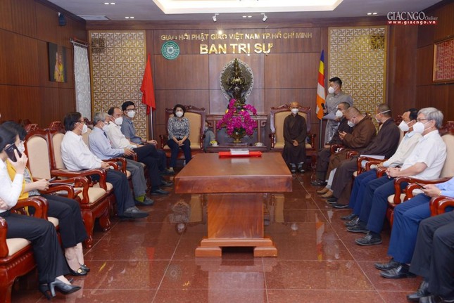 Buổi lễ bàn giao tặng xe cứu thương được tổ chức tại Việt Nam Quốc Tự - Trụ sở Ban Trị sự GHPGVN TP.HCM