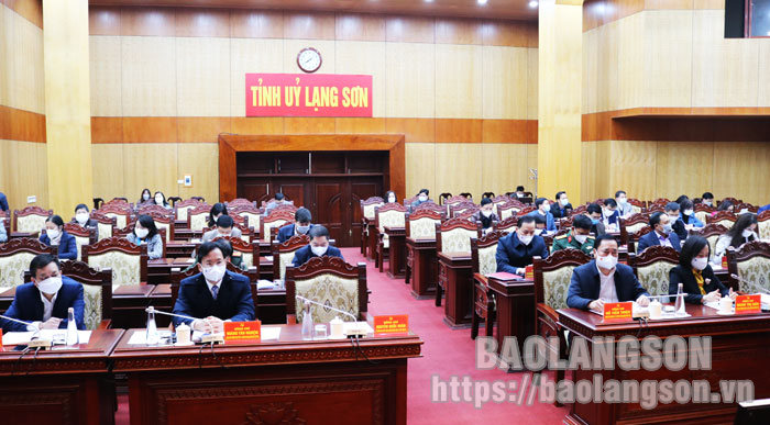 Các đại biểu dự hội nghị trực tuyến tại điểm cầu Tỉnh ủy Lạng Sơn