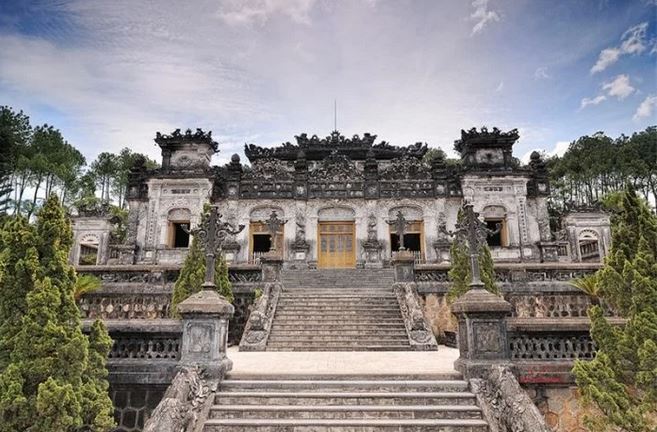 Lăng mộ vị vua triều Nguyễn nào có kiến trúc độc đáo, hơn 100 năm vẫn đẹp choáng ngợp?
