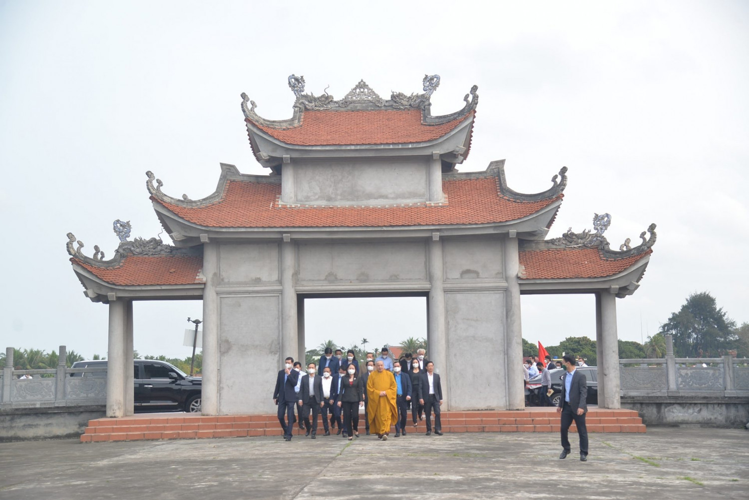 Phó Chủ tịch nước Võ Thị Ánh Xuân dâng hương tưởng niệm cố Chủ tịch nước Tôn Đức Thắng