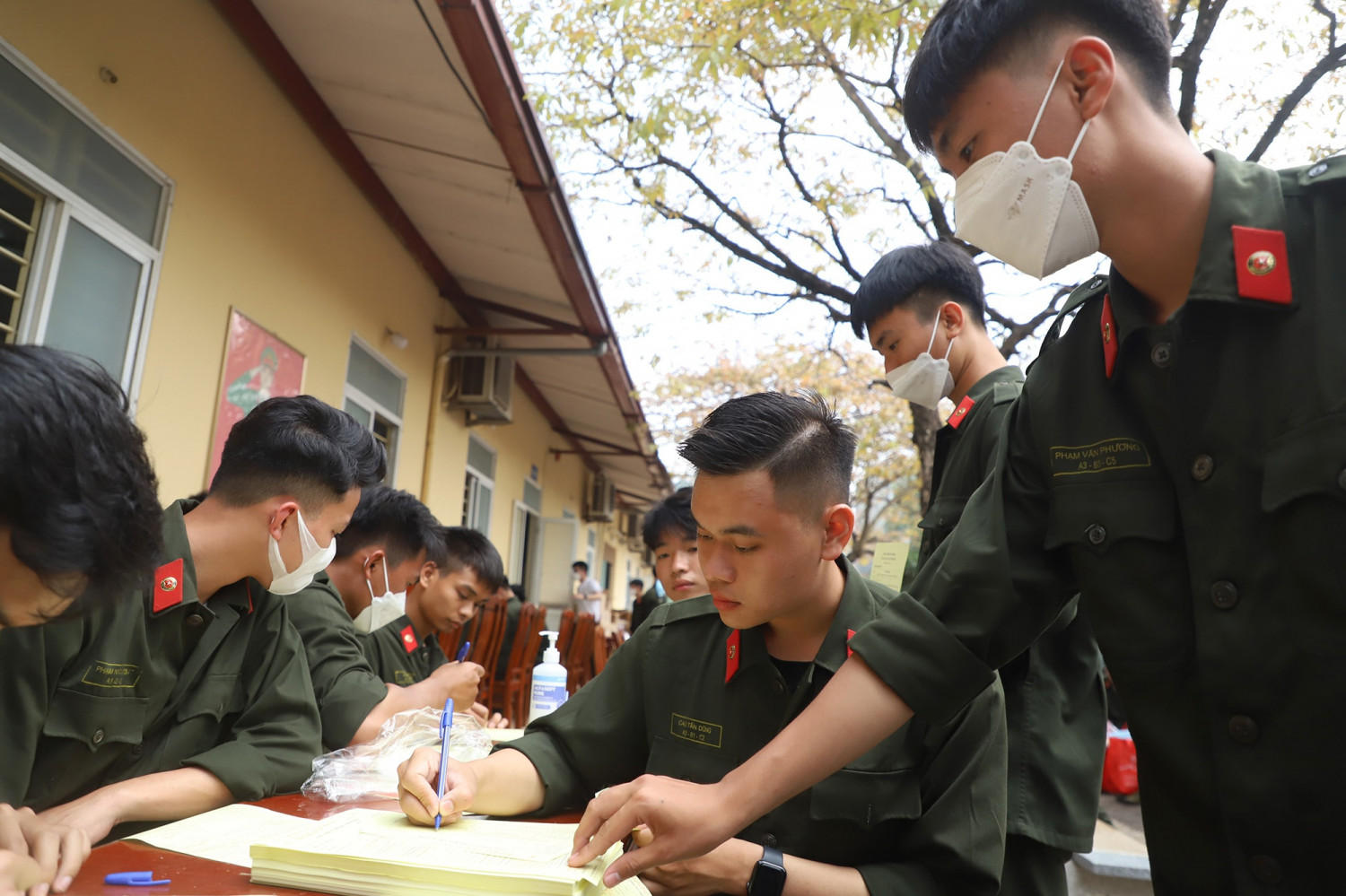 Đoàn viên Đoàn Bộ Tư lệnh CSCĐ tham gia hiến máu - Ảnh Kiến Trần.