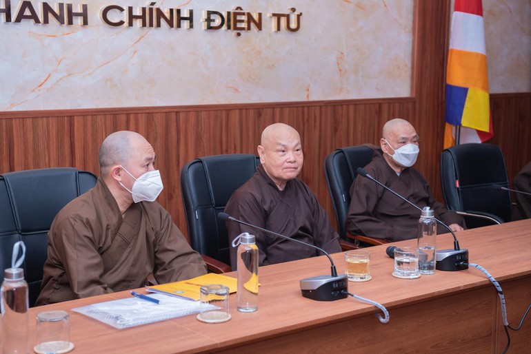 Hòa thượng Chủ tịch cùng Hòa thượng Phó Chủ tịch Thường trực và Thượng tọa Phó Chủ tịch kiêm Tổng Thư ký Hội đồng Trị sự GHPGVN tại phiên họp của Ban Chỉ đạo giải quyết những vướng mắc về nhân sự Đại hội Phật giáo các tỉnh, thành phố nhiệm kỳ 2022-2027 -