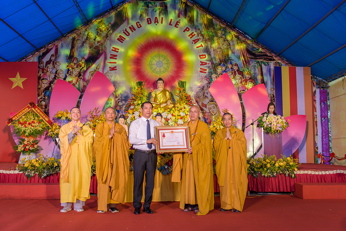 Lạng Sơn: Phật giáo tỉnh tổ chức đại lễ Phật Đản và đón nhận Huân chương Lao động hạng Nhì