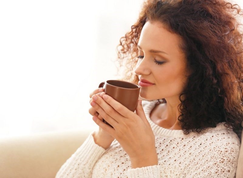 Một trong những tác dụng phụ của cà phê đối với bàng quang của bạn là nó có thể làm tăng tần suất đi tiểu. Ảnh: Eatthis