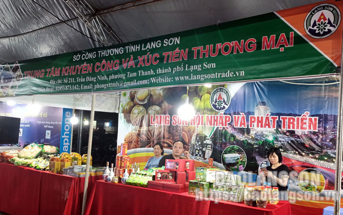Gian hàng trưng bày, giới thiệu sản phẩm OCOP và đặc sản của tỉnh Lạng Sơn tại Hội chợ Công Thương khu vực đồng bằng sông Cửu Long – Hậu Giang năm 2022