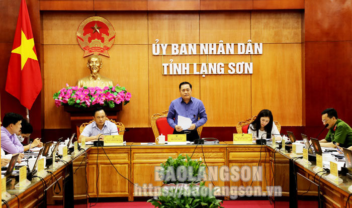 Đồng chí Hồ Tiến Thiệu, Phó Bí thư Tỉnh ủy, Chủ tịch UBND tỉnh phát biểu tại phiên họp