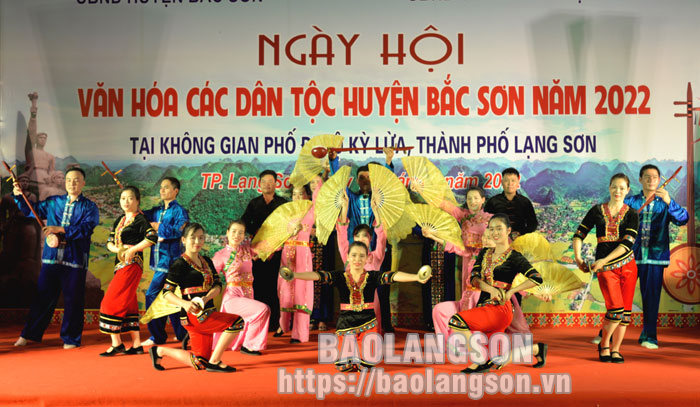 Đặc sắc “Ngày hội văn hoá các dân tộc huyện Bắc Sơn” tại Phố đi bộ Kỳ Lừa