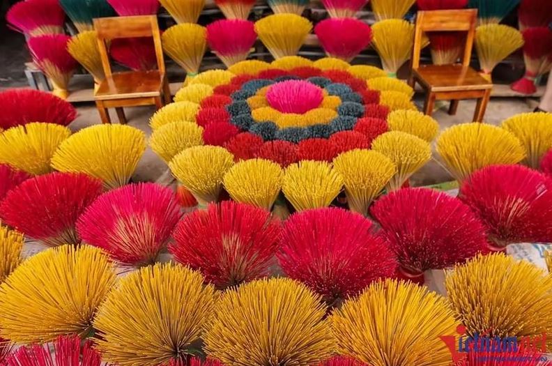 Làng hương Thủy Xuân nổi tiếng xứ Huế với truyền thống hàng trăm năm.