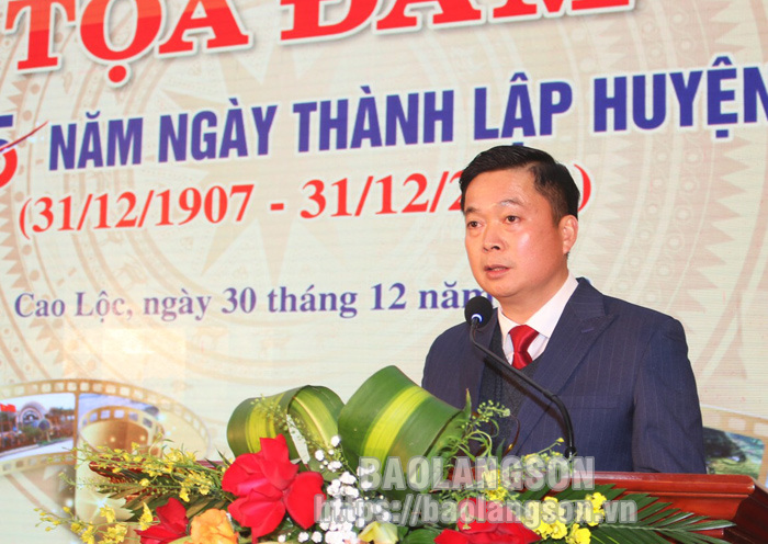 Đồng chí Đinh Hữu Học, Phó Chủ tịch HĐND tỉnh phát biểu tại buổi tọa đàm.