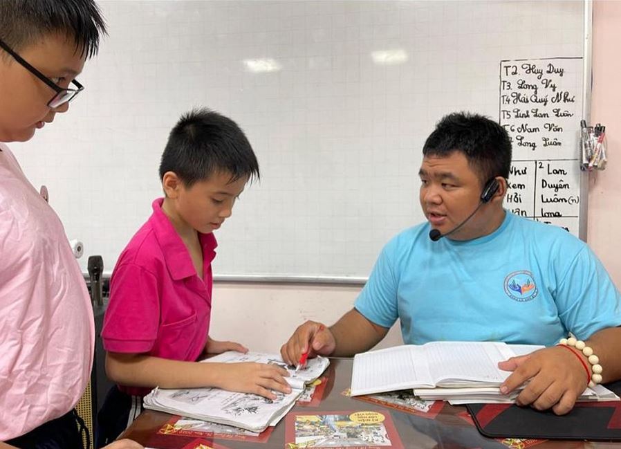 Huỳnh Quang Khải có hơn 10 năm làm công tác thiện nguyện cho lớp học tình thương.