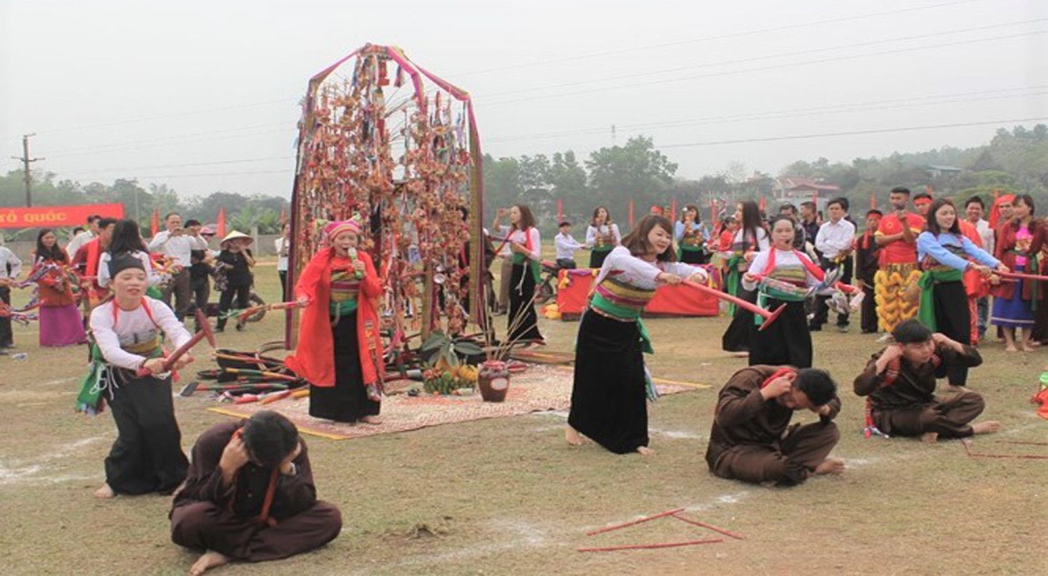 Lễ hội Pôồn Pôông được công nhận là văn hóa phi vật thể quốc gia. (Ảnh tư liệu)