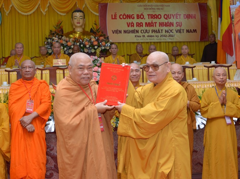 Viện Nghiên cứu Phật học Việt Nam có 2 Phân viện, 10 Trung tâm và 2 Ban trực thuộc